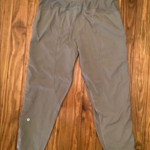 Lululemon Dance Studio Crop - Size 6